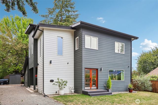 10030 37th Avenue SW, Seattle, WA 98146