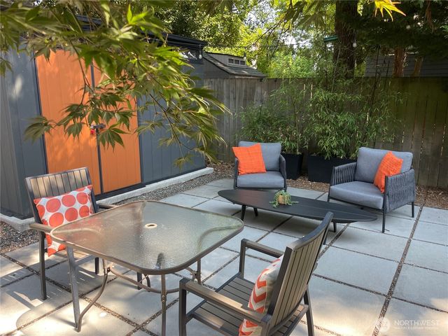 10030 37th Avenue SW, Seattle, WA 98146