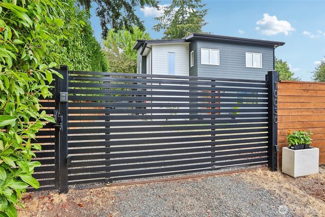 10030 37th Avenue SW, Seattle, WA 98146