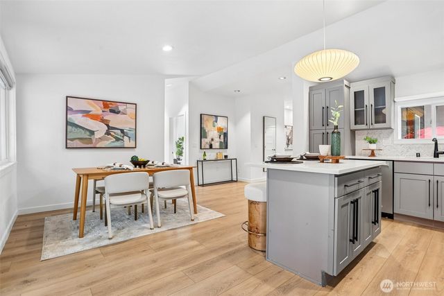 10030 37th Avenue SW, Seattle, WA 98146