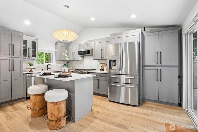 10030 37th Avenue SW, Seattle, WA 98146