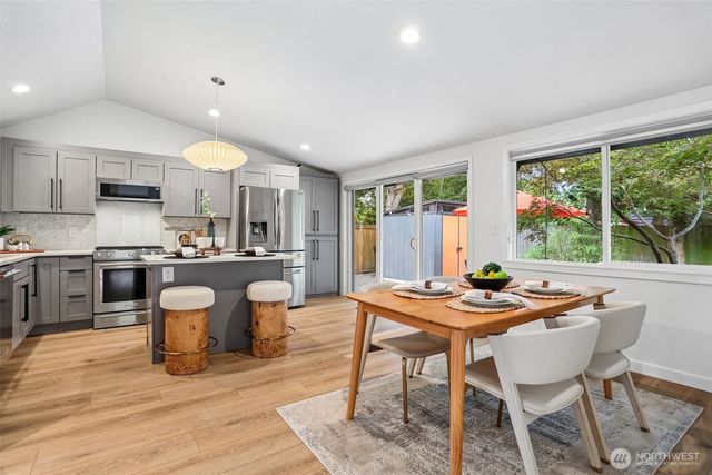 10030 37th Avenue SW, Seattle, WA 98146