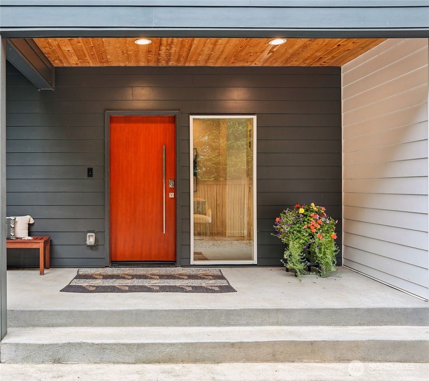10030 37th Avenue SW, Seattle, WA 98146
