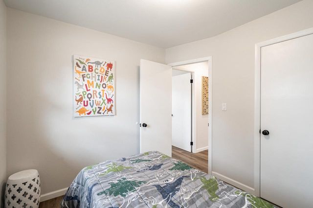 8600 W Crossfield AVENUE, Milwaukee, WI 53225