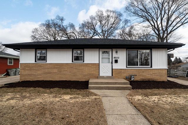8600 W Crossfield AVENUE, Milwaukee, WI 53225