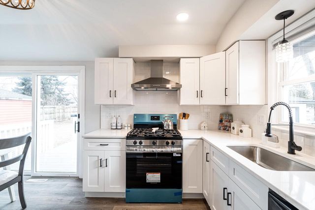 8600 W Crossfield AVENUE, Milwaukee, WI 53225