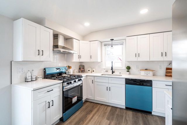 8600 W Crossfield AVENUE, Milwaukee, WI 53225