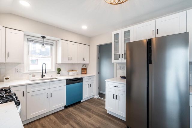 8600 W Crossfield AVENUE, Milwaukee, WI 53225