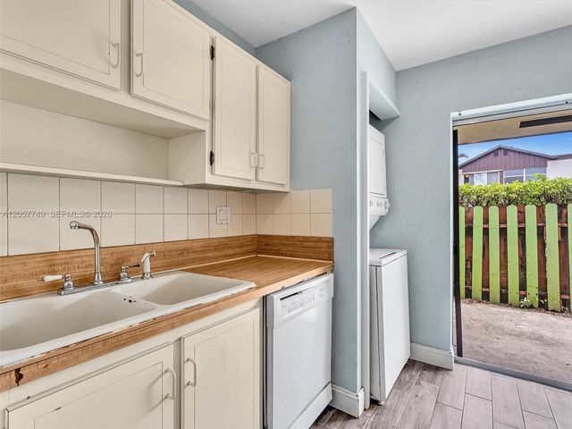 3201 NW 4th Terrace 71, Pompano Beach, FL 33064
