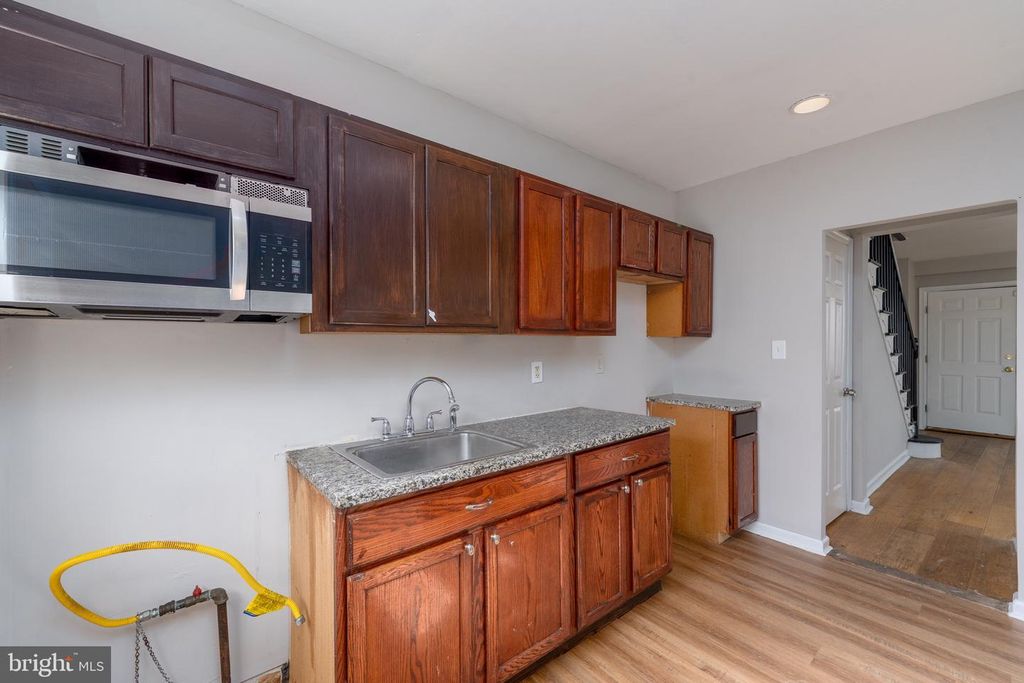 Image 11 of property listing at 23 S ABINGTON AVE, Baltimore, MD 21229