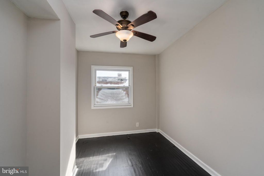 Image 15 of property listing at 23 S ABINGTON AVE, Baltimore, MD 21229