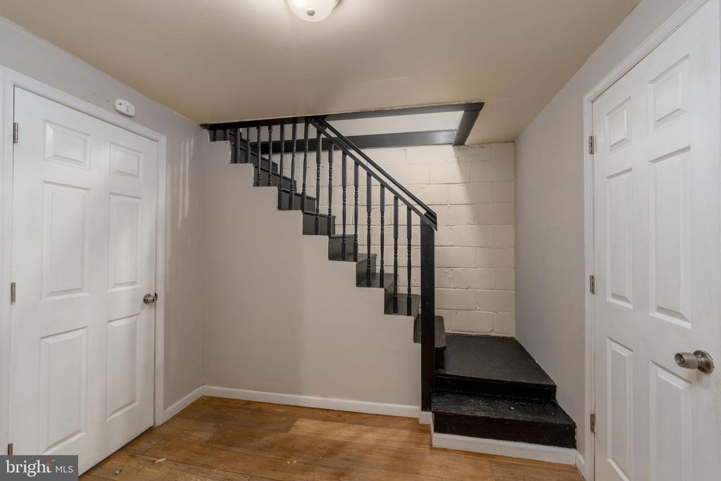 Image 21 of property listing at 23 S ABINGTON AVE, Baltimore, MD 21229