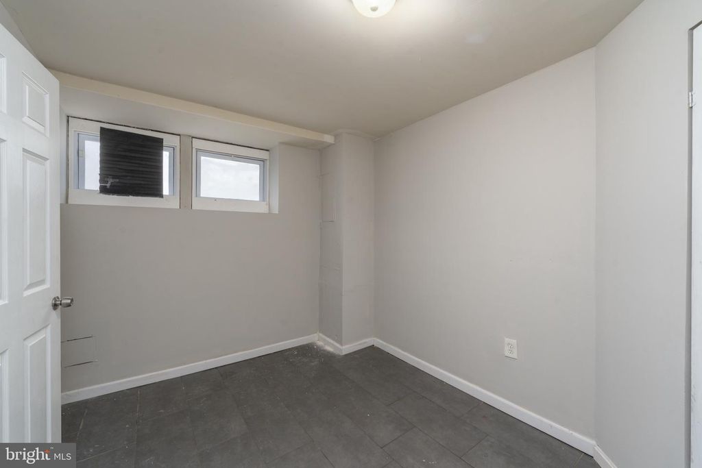 Image 23 of property listing at 23 S ABINGTON AVE, Baltimore, MD 21229