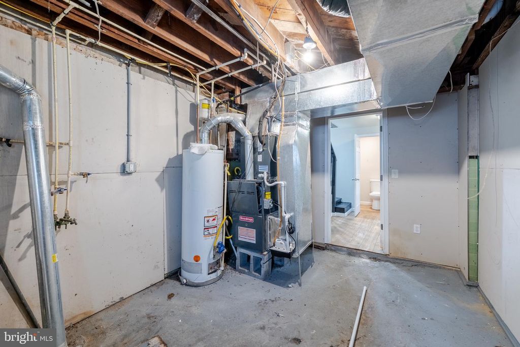 Image 25 of property listing at 23 S ABINGTON AVE, Baltimore, MD 21229