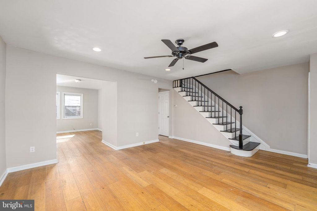 Image 5 of property listing at 23 S ABINGTON AVE, Baltimore, MD 21229