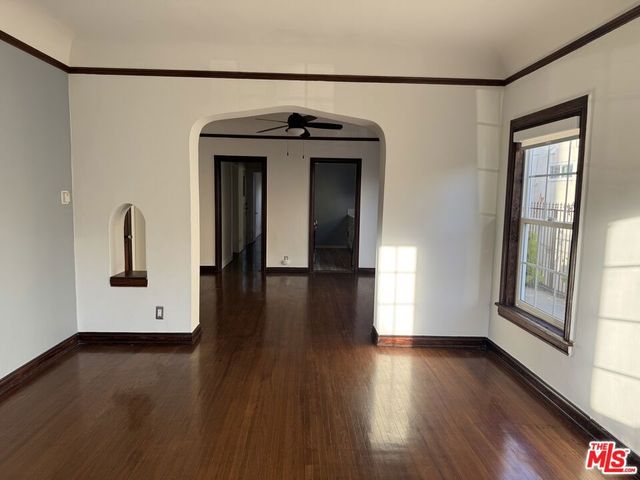 2122 6th Avenue, Los Angeles, CA 90018