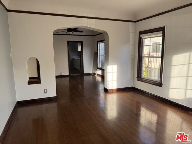 2122 6th Avenue, Los Angeles, CA 90018