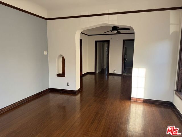 2122 6th Avenue, Los Angeles, CA 90018