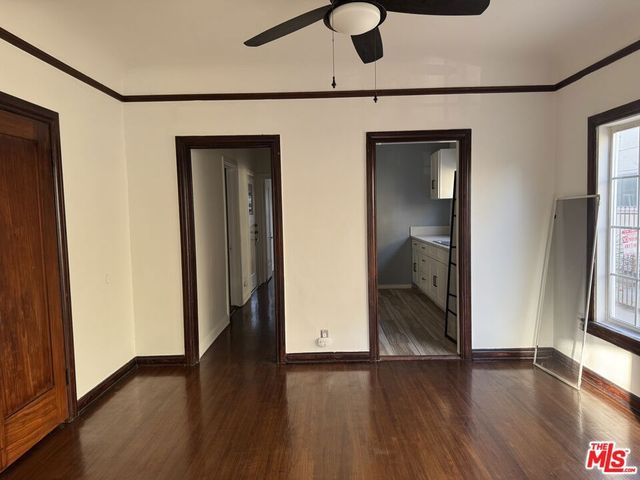 2122 6th Avenue, Los Angeles, CA 90018
