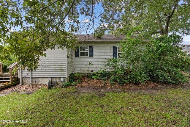 102 Croaker Street, Moyock, NC 27958