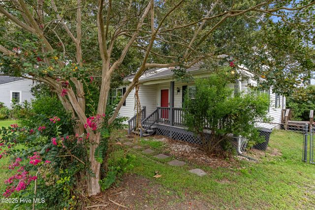 102 Croaker Street, Moyock, NC 27958