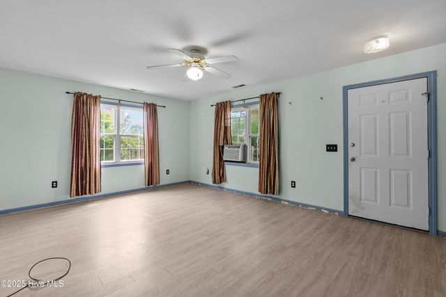 102 Croaker Street, Moyock, NC 27958