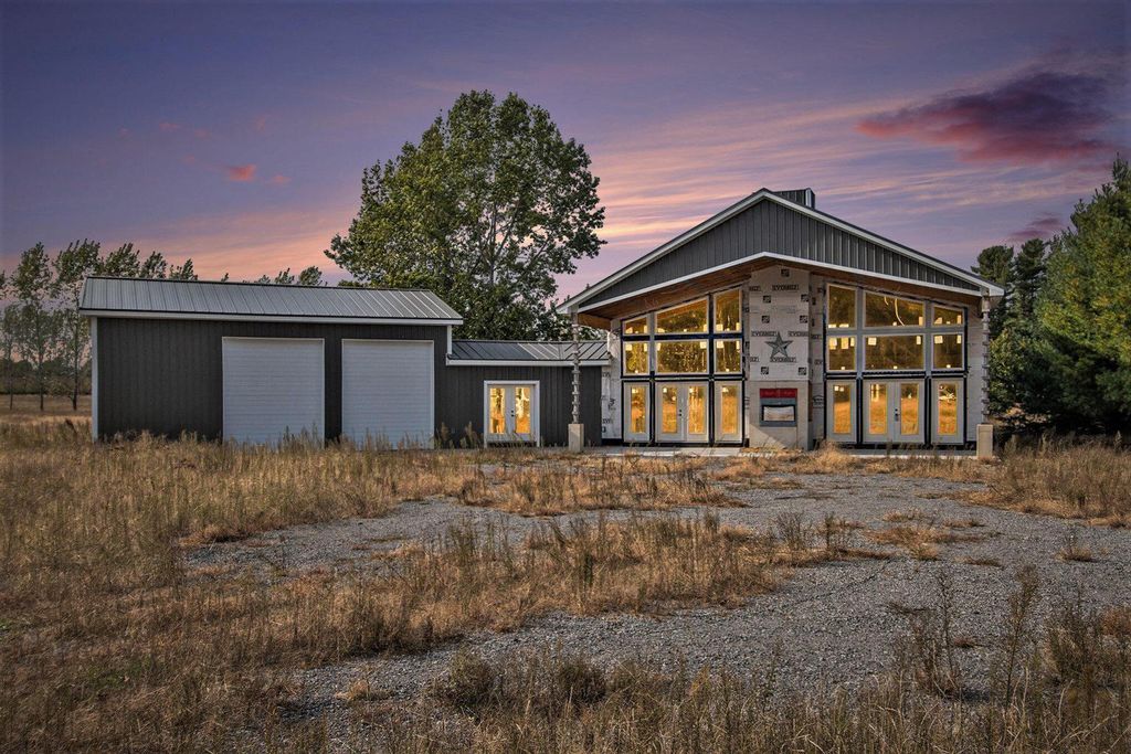 7570 W Warren Road, Benona Twp, MI 49455