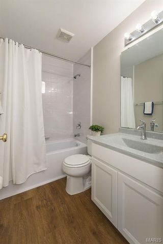 1217 Woodland Point Drive, St Louis, MO 63146