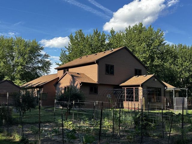 2611 Penny Lane, Stoughton, WI 53589