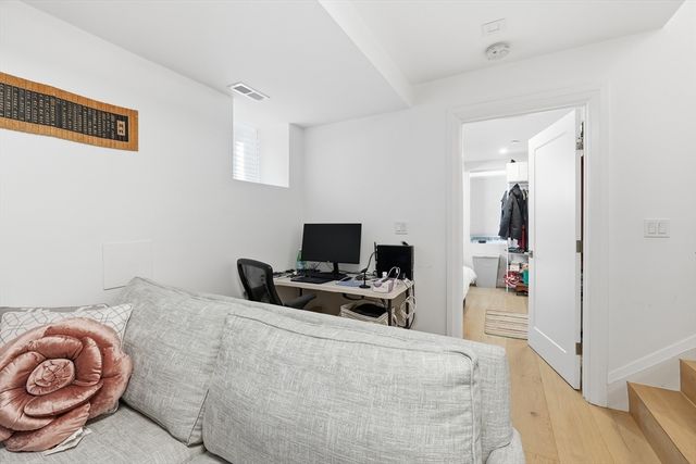 6 Richardson St 6, Cambridge, MA 02139