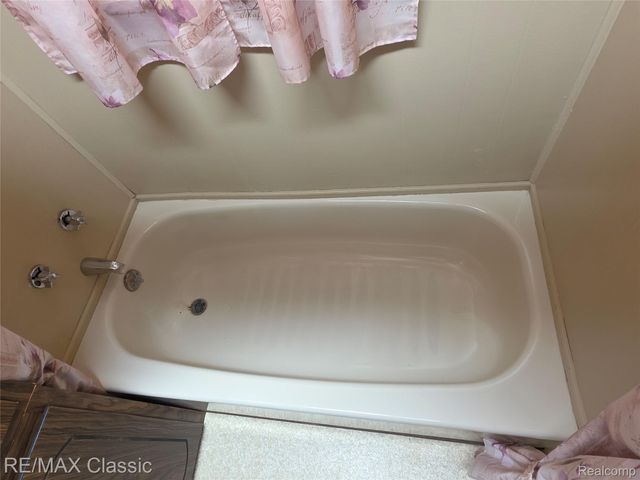 952 Lakeview Street, Waterford Charter Township, MI 48328
