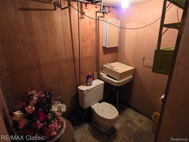 952 Lakeview Street, Waterford Charter Township, MI 48328