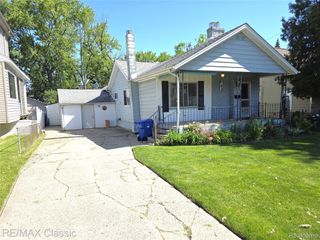 952 Lakeview Street, Waterford Charter Township, MI 48328