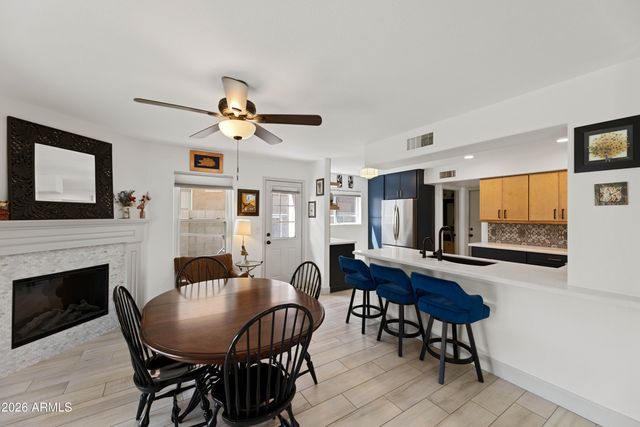 1836 N STAPLEY Drive 118, Mesa, AZ 85203