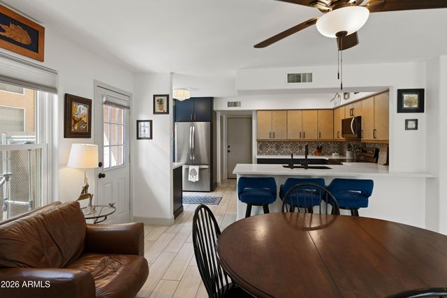 1836 N STAPLEY Drive 118, Mesa, AZ 85203