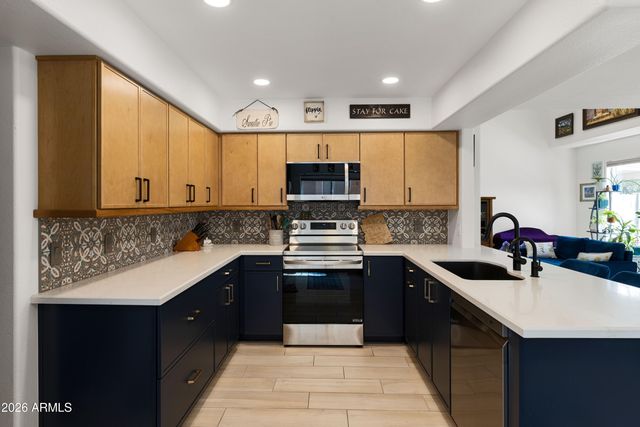 1836 N STAPLEY Drive 118, Mesa, AZ 85203