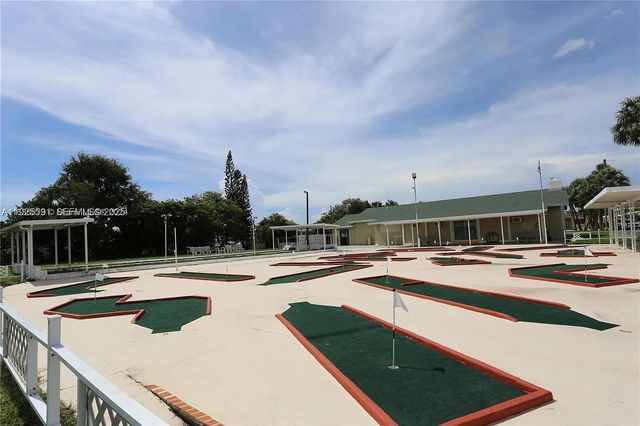 8616 SW 16th Place, Davie, FL 33324