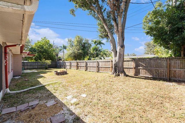 6800 16TH STREET N, St Petersburg, FL 33702