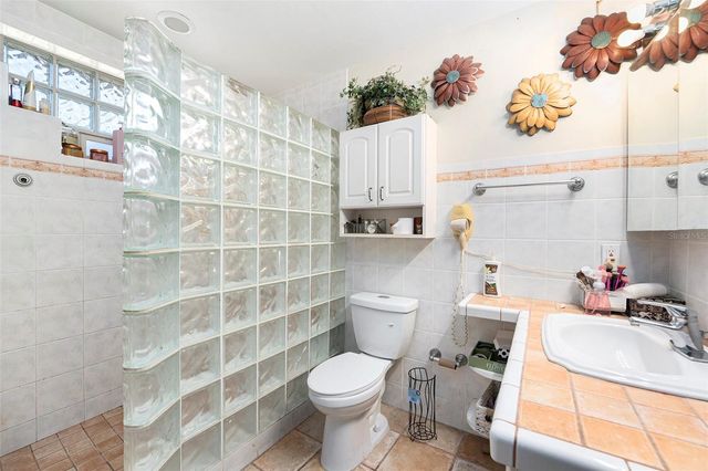 6800 16TH STREET N, St Petersburg, FL 33702