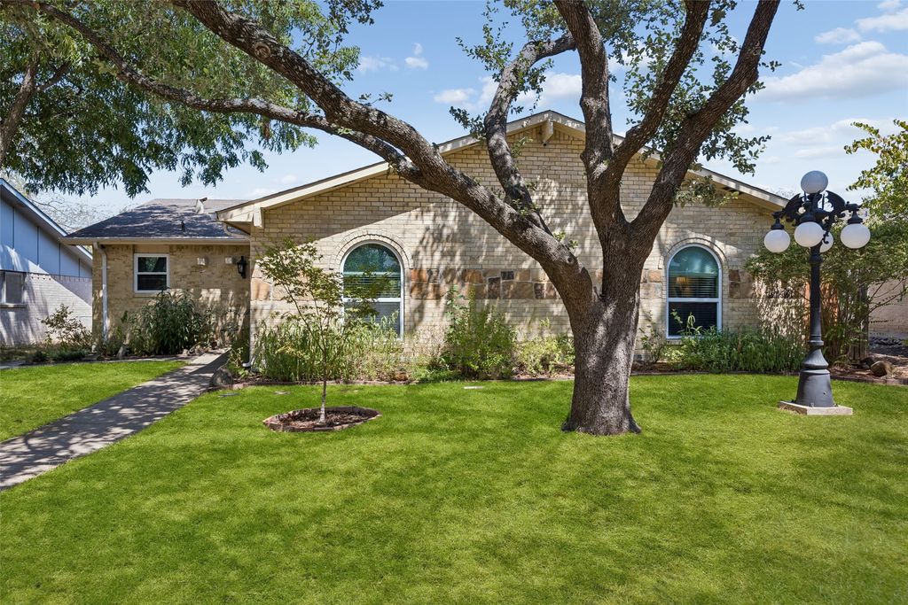 2061 E Peters Colony Road, Carrollton, TX 75007 — photo 2
