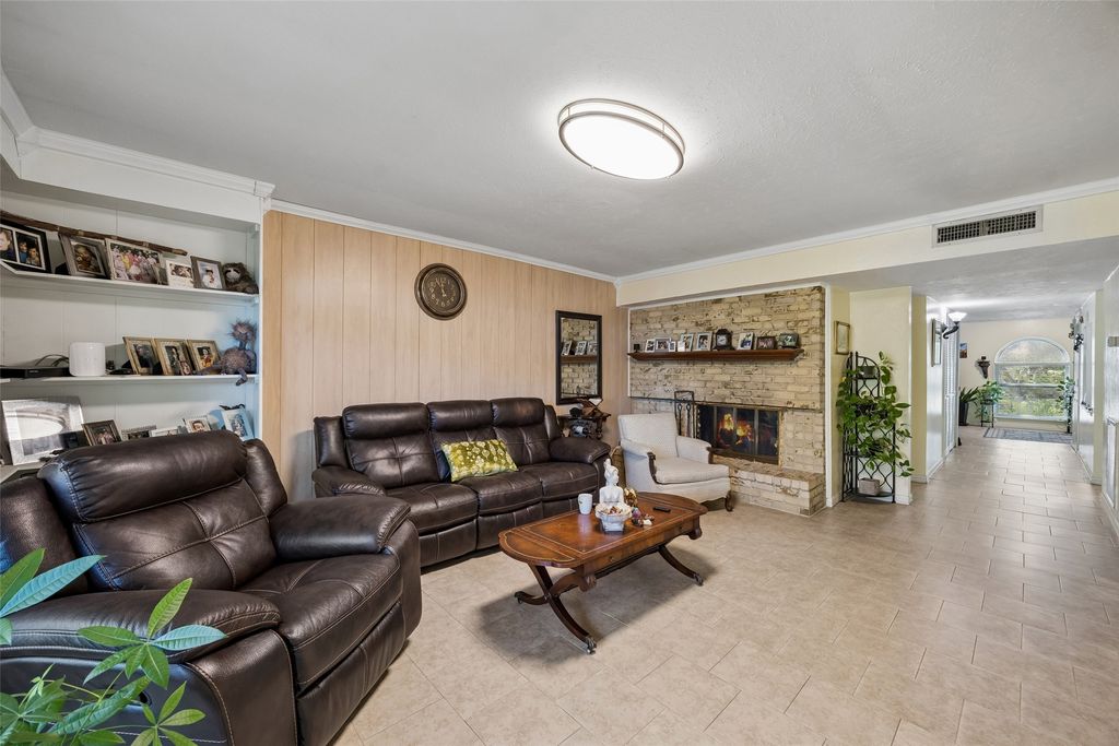 2061 E Peters Colony Road, Carrollton, TX 75007 — photo 4