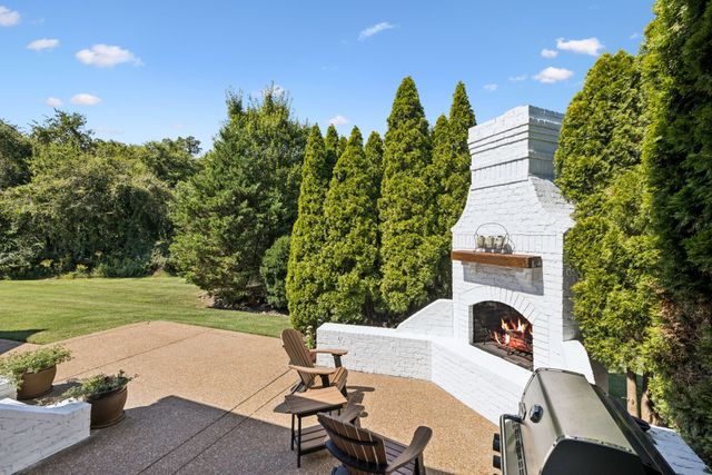 1005 Orchard Hill Ct, Arrington, TN 37014