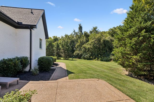 1005 Orchard Hill Ct, Arrington, TN 37014