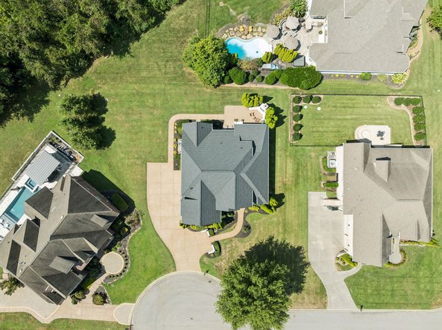 1005 Orchard Hill Ct, Arrington, TN 37014