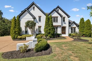 1005 Orchard Hill Ct, Arrington, TN 37014