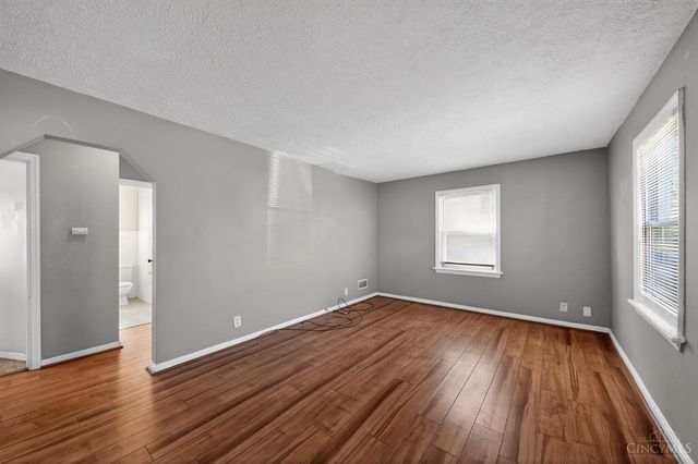 1893 Ashbrook Drive, Cincinnati, OH 45238