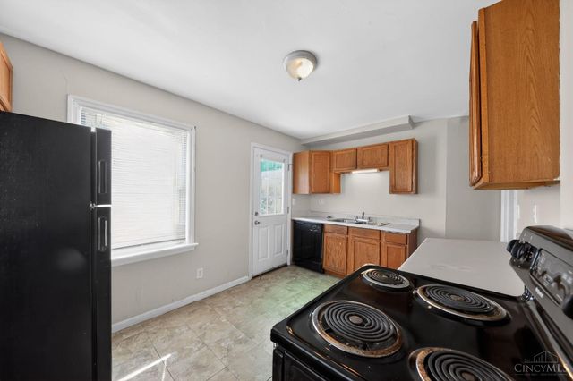 1893 Ashbrook Drive, Cincinnati, OH 45238