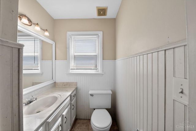 1893 Ashbrook Drive, Cincinnati, OH 45238