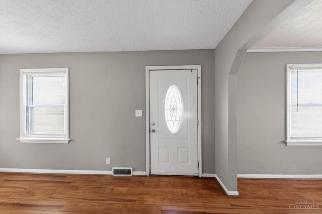 1893 Ashbrook Drive, Cincinnati, OH 45238