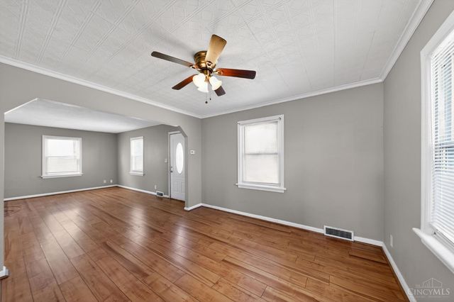 1893 Ashbrook Drive, Cincinnati, OH 45238